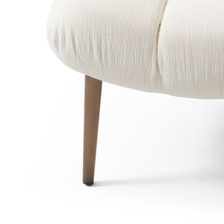 fauteuil nuage tissu blanc bois CHESTER detail pied